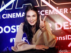 Anti Galau-galau Club! Luna Maya Habiskan Waktu Nonton Maroon 5 di Singapura