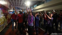 Mereka juga telah dinanti oleh suporter dan media.