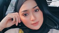 Stylish dan Jago Make Up, Istri Pembalap Moto GP Ini Disebut Bidadari