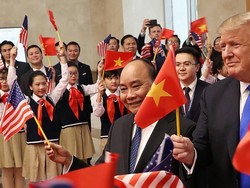 Cuitan Trump Setibanya di Vietnam: Untuk Teman Saya Kim Jong Un