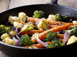 Masak Apa Hari Ini : Brokoli Saus Tiram dan Udang Saus Mentega ala Resto