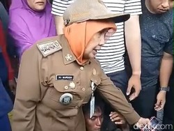 Viral Bu Camat di Jambi Amankan Jambret dari Amukan Massa
