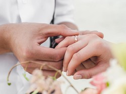 7 Doa untuk Pengantin Baru Sesuai Sunnah Lengkap Arab dan Arti