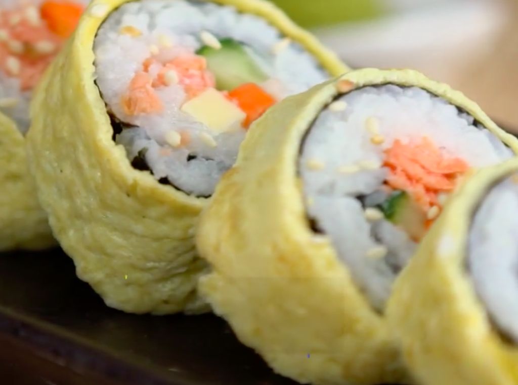 Resep Sushi Salmon Telur, Pas Buat Bunda yang Ngidam Sushi