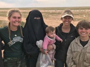 Istri Militan ISIS Ungkap Anak Teroris Masih Terjebak di Lokasi Perang Istri Militan ISIS Ungkap Anak Teroris Masih Terjebak di Lokasi Perang