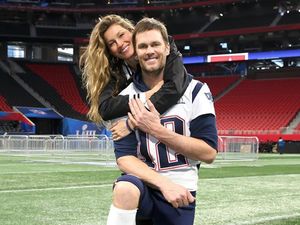 Model Gisele Bundchen dan Tom Brady Dikabarkan Sudah Sebulan Pisah Rumah Model Gisele Bundchen dan Tom Brady Dikabarkan Sudah Sebulan Pisah Rumah
