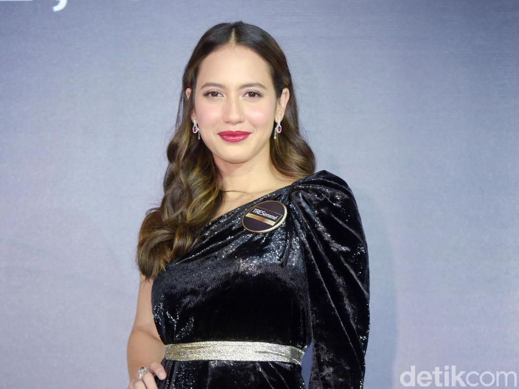 Kalau Tak Jadi Sri Asih, Pevita Pearce Tetap Mau Tubuhnya Berotot Kalau Tak Jadi Sri Asih, Pevita Pearce Tetap Mau Tubuhnya Berotot