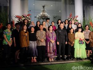 Buku Into the Future Ungkap Seluk Beluk 21 Perupa Perempuan Buku Into the Future Ungkap Seluk Beluk 21 Perupa Perempuan