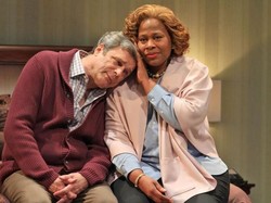 Penampilan Berbeda Hillary Clinton yang Diadaptasi ke Panggung Broadway