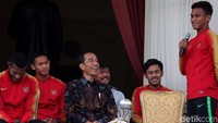 Selama pertemuan berlangsung Jokowi nampak terlihat tertawa akibat aksi para Garuda Muda. Usai meraih kemenangan di Piala AFF U-22 2019, Presiden Jokowi berharap agar pemain bisa berprestasi yang lebih tingi lagi. Jokowi berharap setelah AFF, Piala AFC yang bisa dibawa para Garuda Muda.