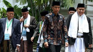 Gaya Jokowi Saat Temui Ulama se-Jawa Barat di Istana Negara