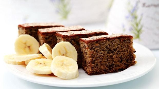 delicious banana cake with fresh banana - sweet food
