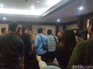 Diduga Dipukul, Pengunjung Pengadilan Adu Mulut di Sidang Lucas Diduga Dipukul, Pengunjung Pengadilan Adu Mulut di Sidang Lucas