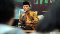 HNW Bicara Hoax dan Pose 2 Jari Ratna Sarumpaet