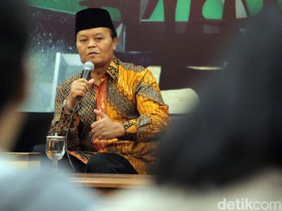 HNW Bicara Hoax dan Pose 2 Jari Ratna Sarumpaet