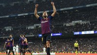 Jordi Alba mengisi posisi bek kiri setelah bikin tiga umpan kunci melawan Manchester United. Alba juga bikin dua tekel sukses, satu intercept, satu sapuan, dan satu blok. (Foto: David Ramos/Getty Images)