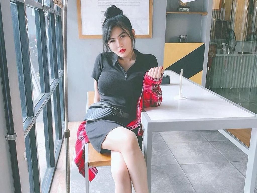 Angela Lee Bantah Jadi Penyebab Putusnya Billy-Hilda Angela Lee Bantah Jadi Penyebab Putusnya Billy-Hilda