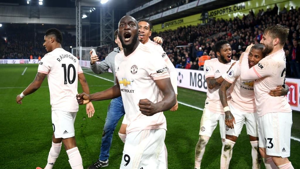 Romelu Lukaku saat merayakan gol MU ke gawang Crystal Palace. (Foto: Mike Hewitt/Getty Images)