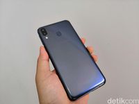 Galaxy M20, Ponsel Samsung yang Beda