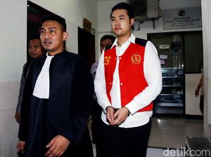 Tok! Kasus Kokain Richard Muljadi Divonis 1,5 Tahun Tok! Kasus Kokain Richard Muljadi Divonis 1,5 Tahun