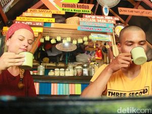 Gurih Wangi Paduan Kopi dan Santan Khas Rammang-rammang Maros Gurih Wangi Paduan Kopi dan Santan Khas Rammang-rammang Maros