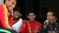 Momen pertemuan tersebut terasa hangat punuh canda tawa.
