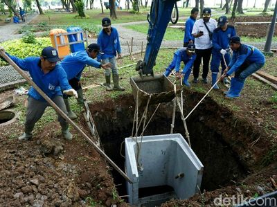 100 Titik Sumur Resapan Dibangun di Monas