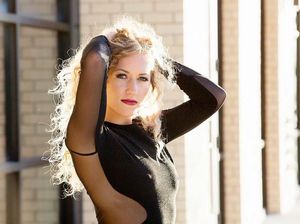 Wanita Lumuri Wajahnya dengan Darah Haid, Ini yang Terjadi Padanya