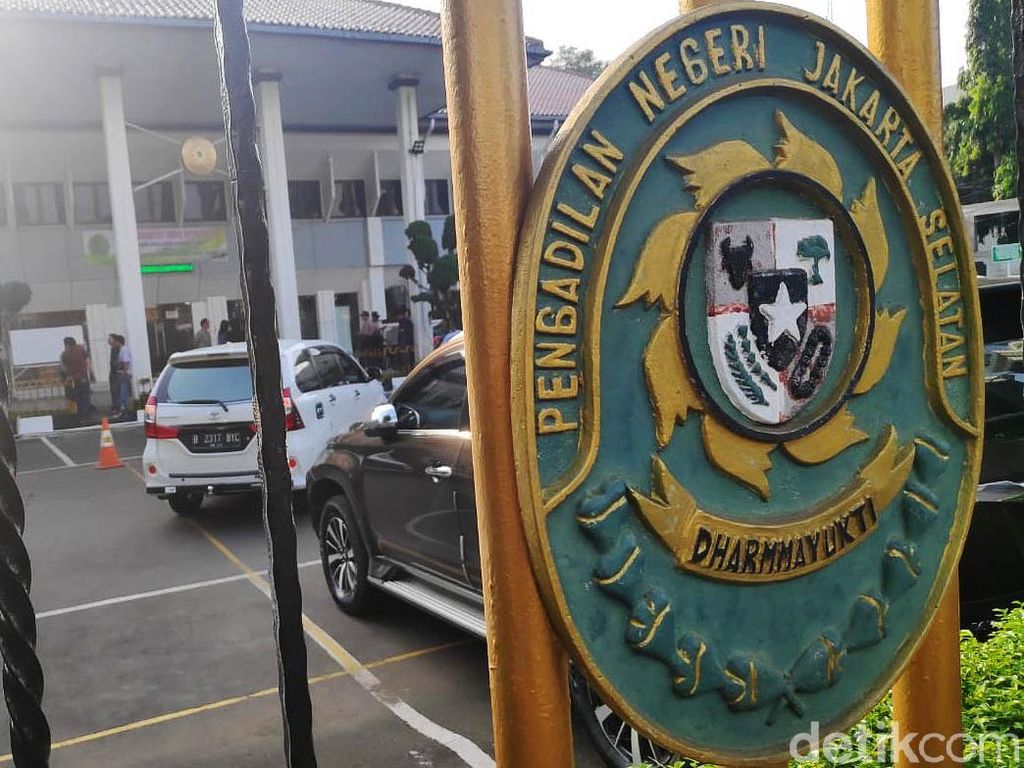 Kasus Malpraktik Pengacara Jakarta yang Digugat Rp 1 Triliun Berakhir Damai Kasus Malpraktik Pengacara Jakarta yang Digugat Rp 1 Triliun Berakhir Damai