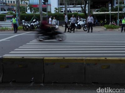 Akhir Tugas Pelican Crossing di Senayan