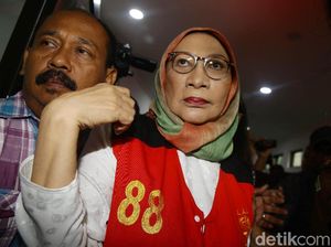 Ratna Sarumpaet: Aku Akui Kebohongan, tapi Nggak Sebar Hoax Ratna Sarumpaet: Aku Akui Kebohongan, tapi Nggak Sebar Hoax