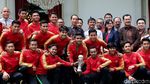 Momen Hangat Jokowi Bertemu Skuat Garuda Muda di Istana