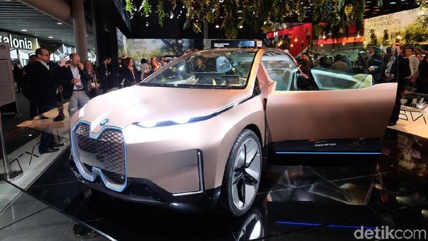 iNEXT, Mobil Futuristik BMW yang Pinky