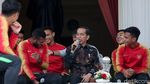 Momen Hangat Jokowi Bertemu Skuat Garuda Muda di Istana