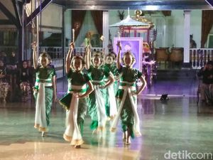 Foto: Upacara Jumenengan di Purworejo yang Unik