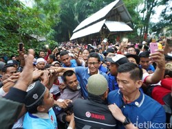 Datangi Desa Wisata di Tegal, Sandi Dengarkan Aspirasi Warga