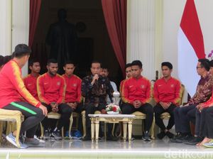 Jokowi Berikan Bonus Rp 200 Juta ke Pemain Timnas U-22