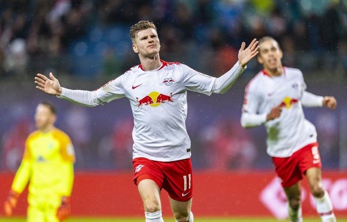 Leipzig´s forward Timo Werner celebrates scoring during the German first division Bundesliga football match between RB Leipzig and Werder Bremen in Leipzig, eastern Germany on December 22, 2018. (Photo by ROBERT MICHAEL / AFP) / RESTRICTIONS: DFL REGULATIONS PROHIBIT ANY USE OF PHOTOGRAPHS AS IMAGE SEQUENCES AND/OR QUASI-VIDEO