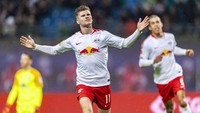 Timo Werner pernah mengungkapkan ketertarikannya bermain untuk MU. Hal ini tentu menjadi isyarat yang cukup baik untuk The Red Devils jika ingin merekrutnya. Harga penyerang asal Jerman ini berkisar 30 juta euro. (Foto: Robert Michael / AFP)