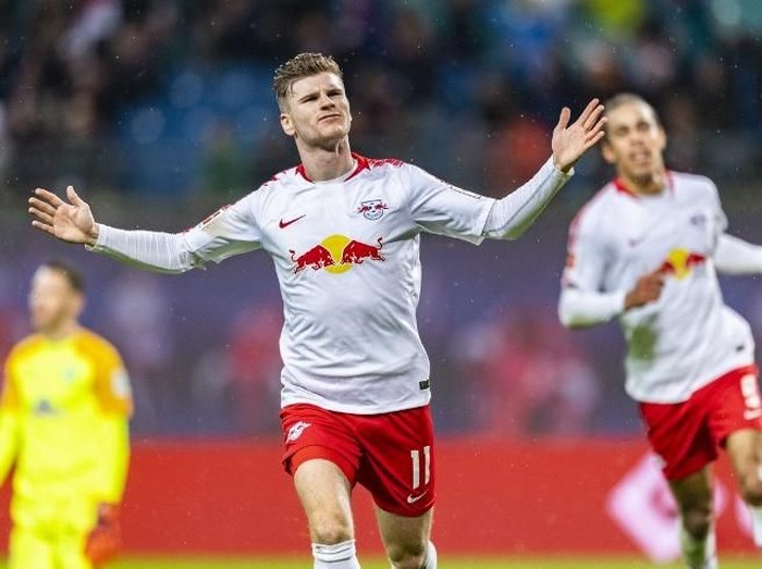 Leipzig´s forward Timo Werner celebrates scoring during the German first division Bundesliga football match between RB Leipzig and Werder Bremen in Leipzig, eastern Germany on December 22, 2018. (Photo by ROBERT MICHAEL / AFP) / RESTRICTIONS: DFL REGULATIONS PROHIBIT ANY USE OF PHOTOGRAPHS AS IMAGE SEQUENCES AND/OR QUASI-VIDEO