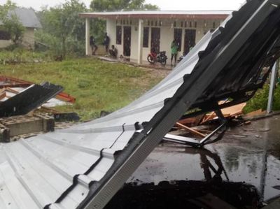 Belasan Rumah di Kupang Hancur Diterjang Puting Beliung