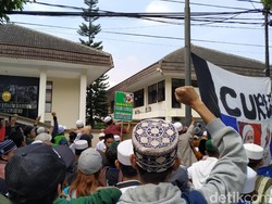 Orator di PN Bandung: Kami Tidak Rela Habib Bahar Dipenjara