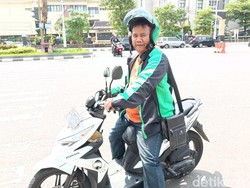 Driver Ojol di Semarang Nyaleg, Kampanye ke Dapil Sambil Narik Ojek