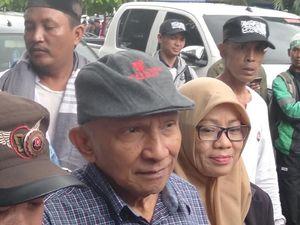 Audiensi dengan KPU, Amien Rais Diminta Copot Pet Prabowo-Sandi Audiensi dengan KPU, Amien Rais Diminta Copot Pet Prabowo-Sandi