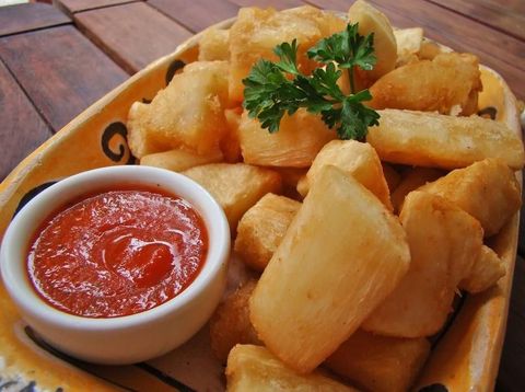 7 Tips Menggoreng Singkong Keju Agar Gurih dan Merekah