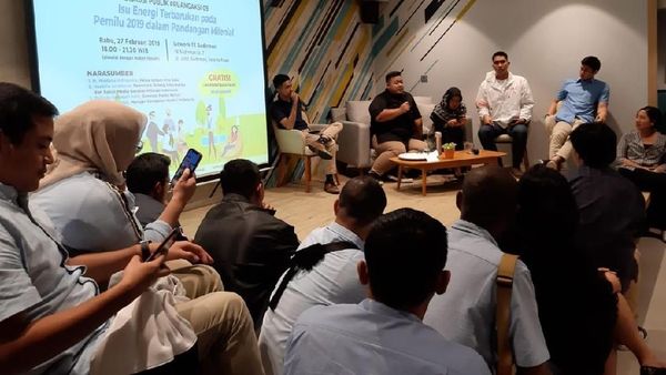 Diskusi Pemilu 2019 Dalam Pandangan Milenial