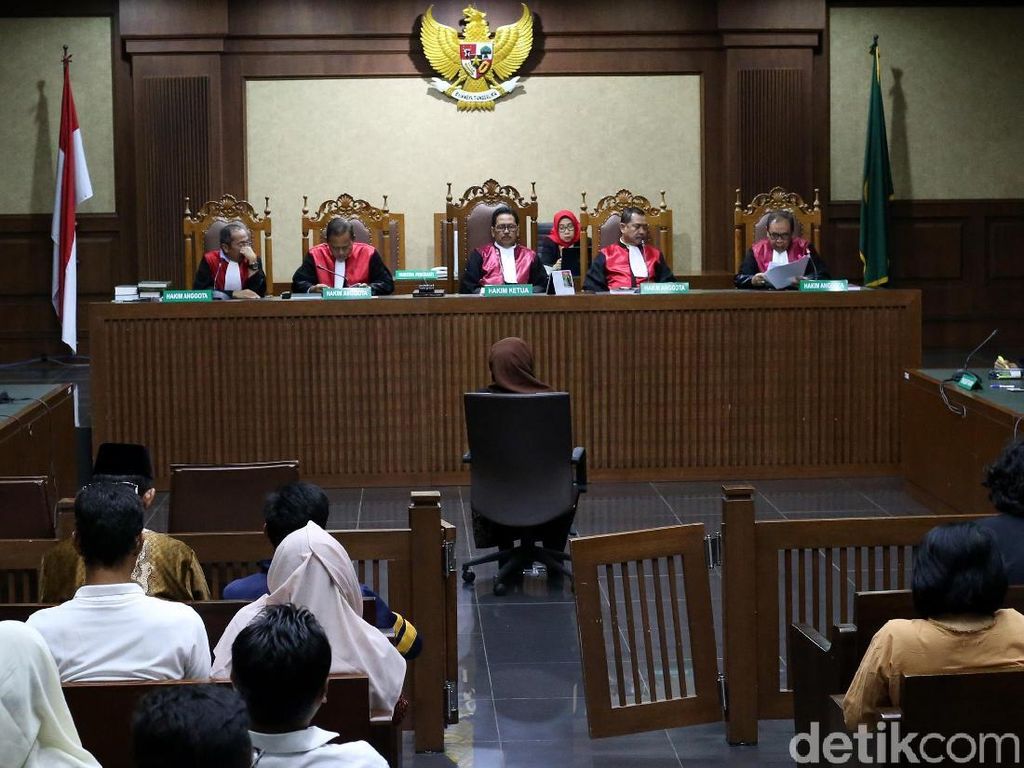 Jaksa KPK Terima Putusan Hakim ke Eni Saragih Soal Kasus PLTU-1 Riau Jaksa KPK Terima Putusan Hakim ke Eni Saragih Soal Kasus PLTU-1 Riau