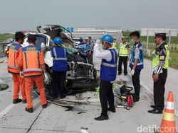 Kecelakaan di Tol Madiun, Tiga Penumpang SUV Tewas