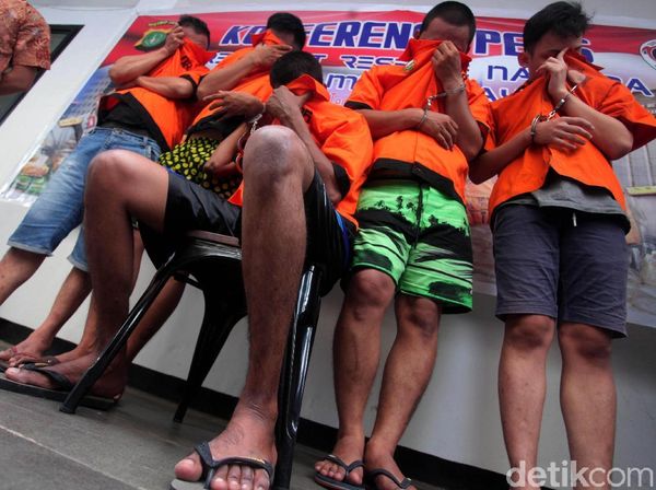 Penampakan Lima Pengedar 10 Kg Sabu yang Dibekuk Polisi