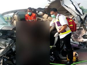 3 Penumpang SUV Tewas Kecelakaan di Tol Madiun asal Jakarta 3 Penumpang SUV Tewas Kecelakaan di Tol Madiun asal Jakarta